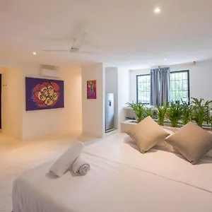 Art Local Acommodation&art Shop Cancún